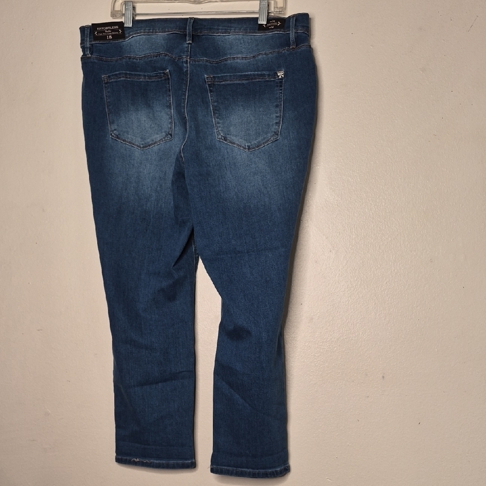 Woman's Blue Jeans - Picture 5 of 12